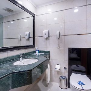Club Zimmer mit zwei Einzelbetten